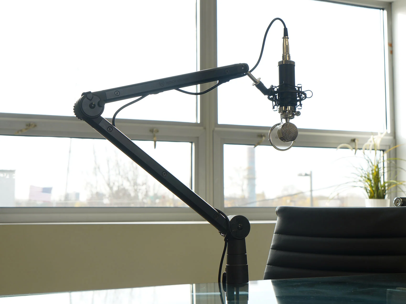 Audio Technica AT2020 Studio Recording Microphone+Pro Condenser Mic Boom Arm - Image 13