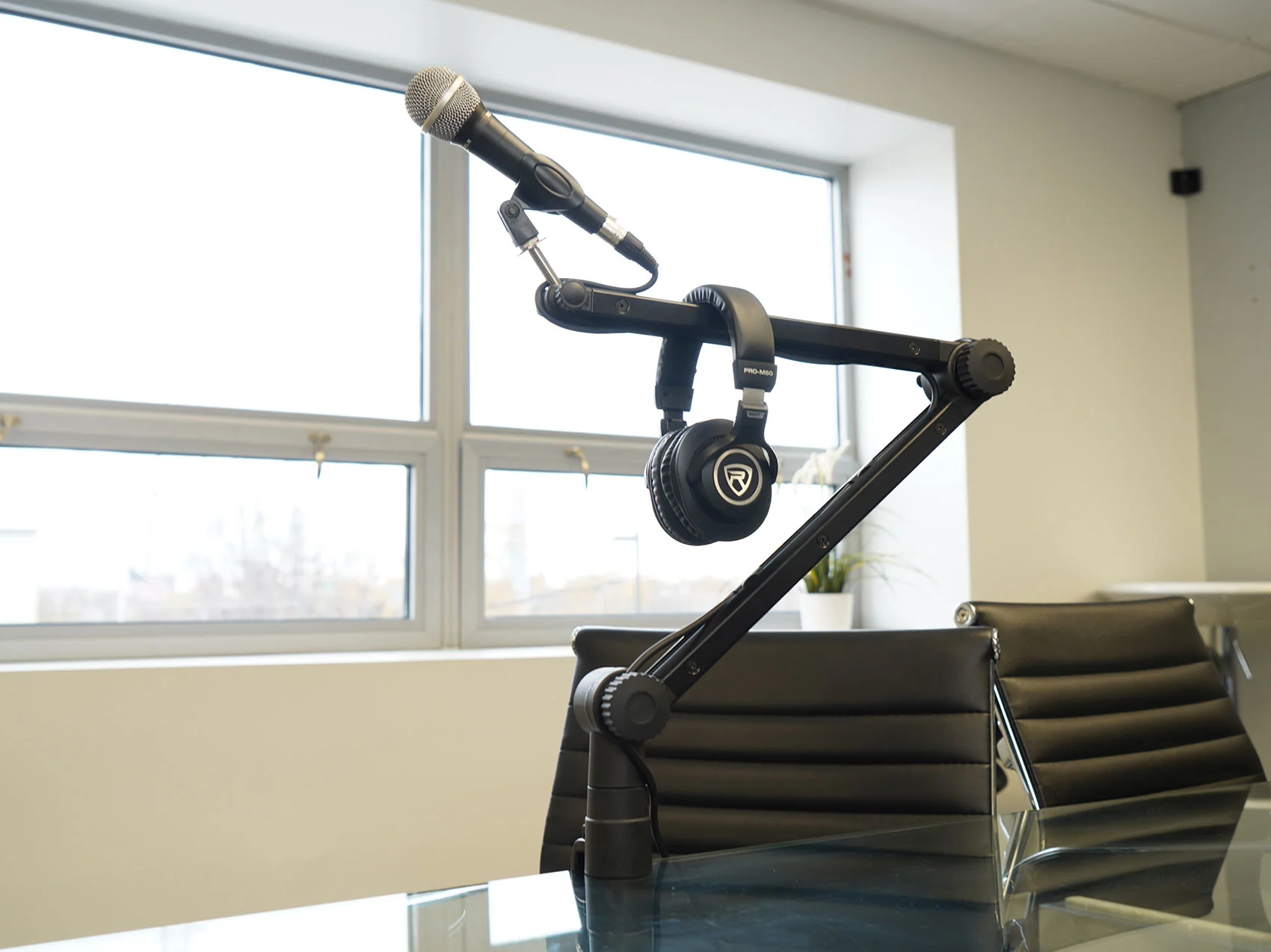 RCM PRO Mic + RG30 Pro Boom Arm Bundle - Image 8